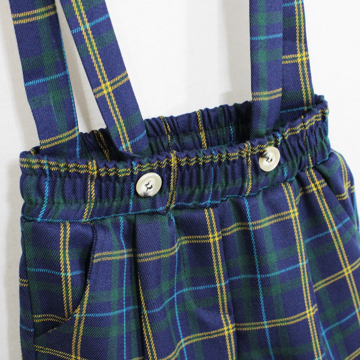 Completo natalizio con papillon e pantalone con bretelle tartan per neonato Klaiadì KD12191